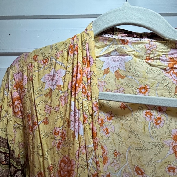 Floral Patterned Kimono/ Robe - Picture 2 of 8